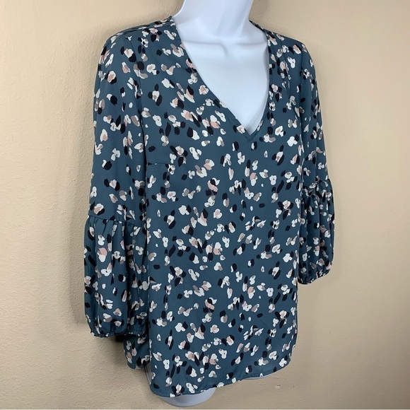 Collective Concepts Blue Floral V Neck Blouse Cottage Extra Small XS - Picture 4 of 8